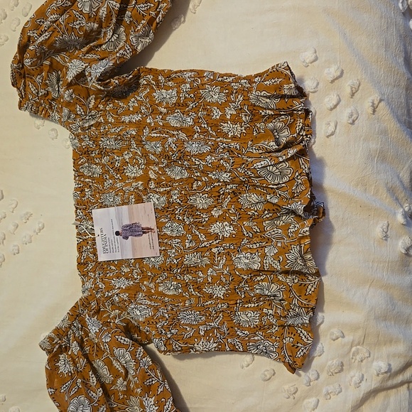 Daughters of India Tops - Daughters of India Puckered Top. Clay.  XS. Brand New!!!